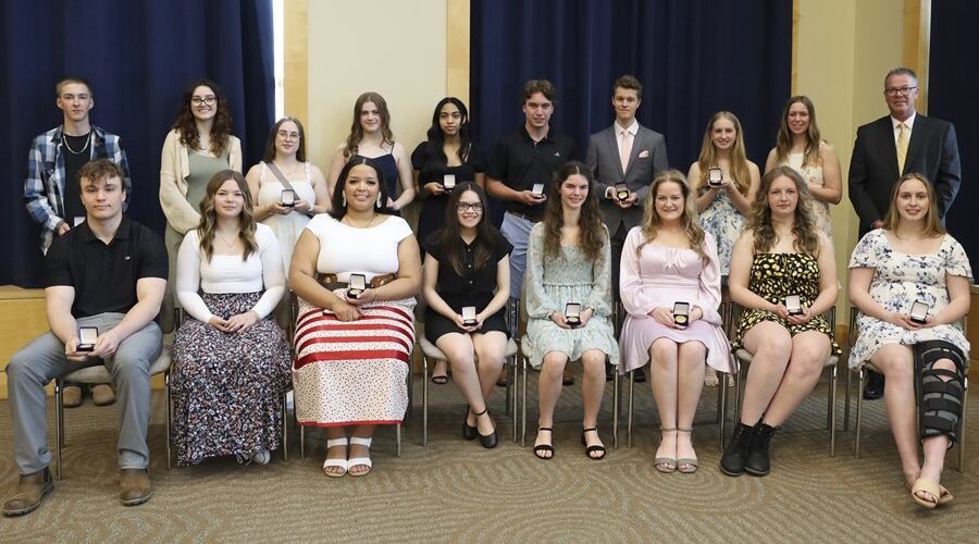 SRCE students receive Lieutenant Governor medals