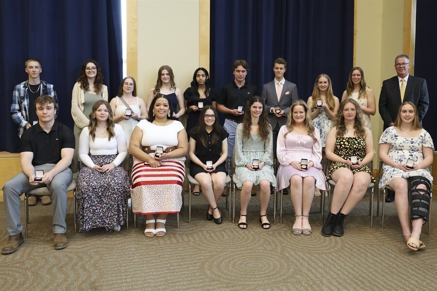 SRCE students receive Lieutenant Governor medals