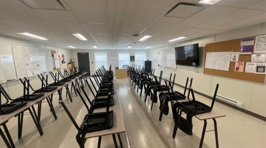 Teachers vote in favour of new contract