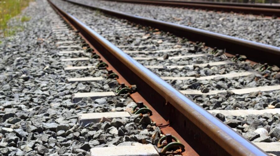 Feds steps in to end railway work stoppage