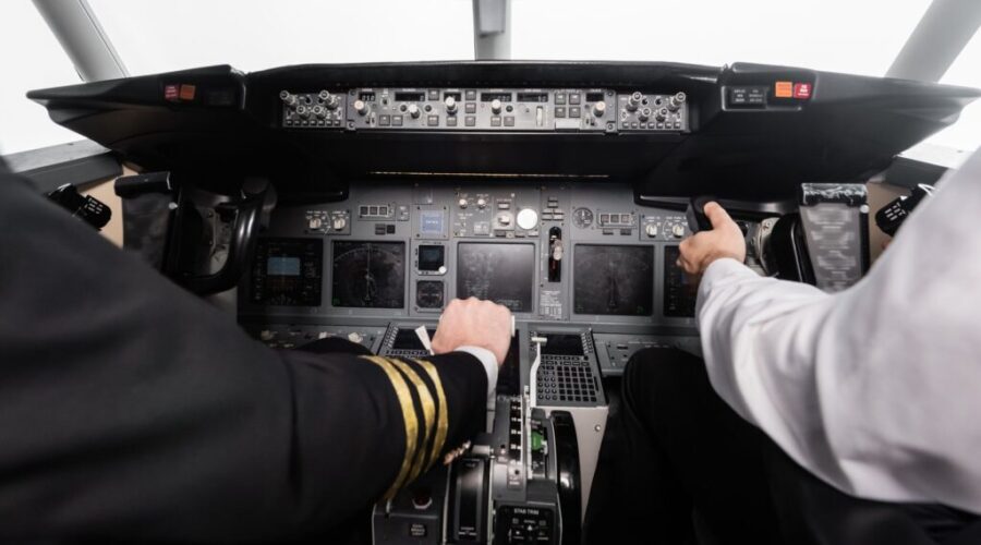 Ottawa not expected to step in if pilots go on strike