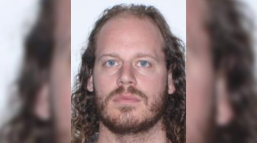 Former Olympic snowboarder wanted for drug trafficking, murders