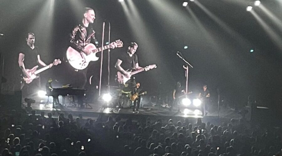 Bryan Adams to rock in Maritimes this fall