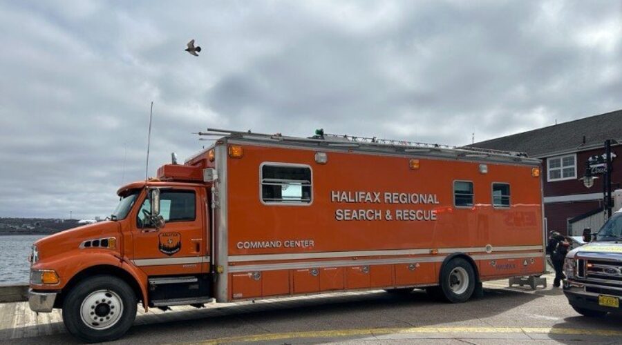 Search for man underway after boat capsizes in lake north of Dartmouth