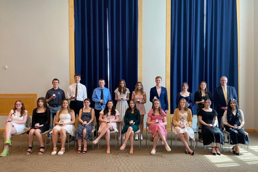 Local students receive Lieutenant Governor medal