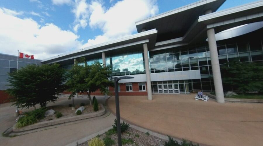 Teen facing nearly 30 charges after weapons threats at Halifax high school