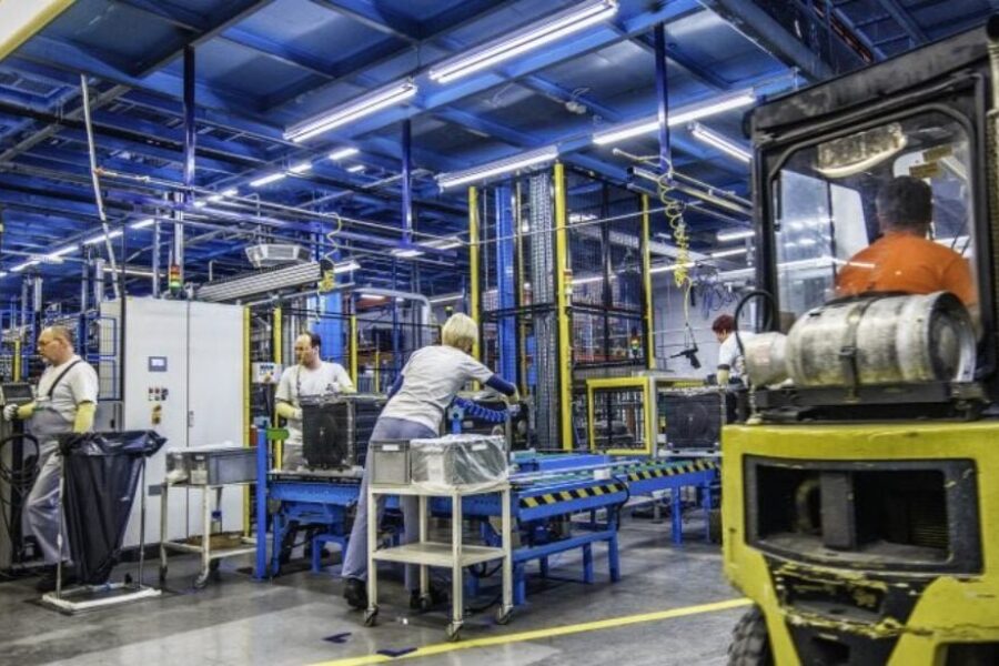 Unemployment rate rises again in April