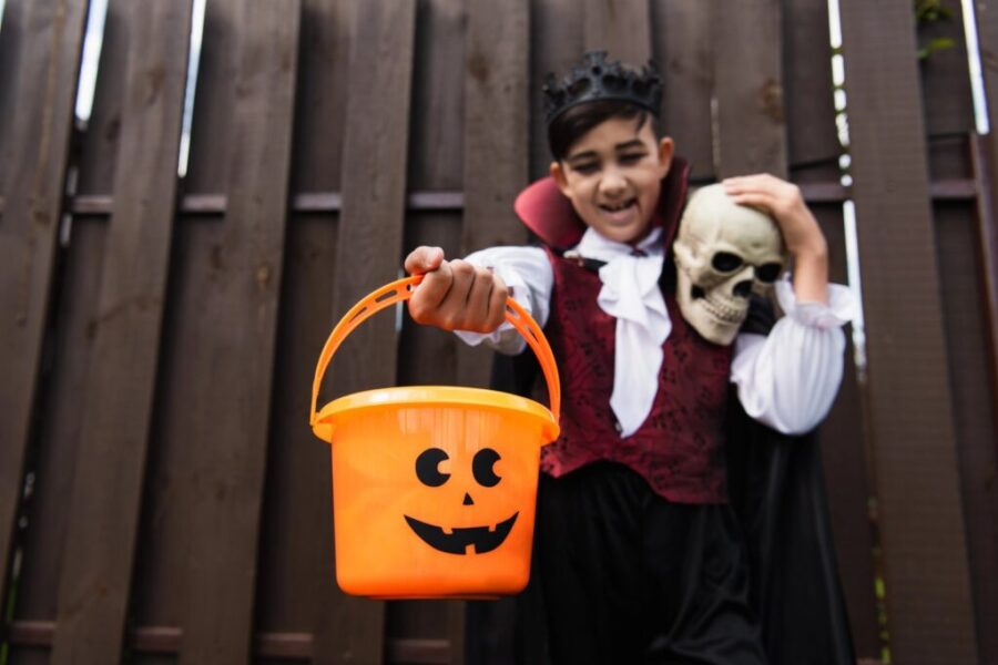 Do Canadians enjoy candy, costumes and decor on Halloween?