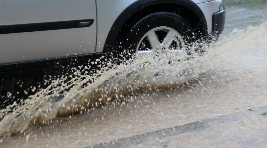 Lots of rain, mild temps expected along Atlantic coast
