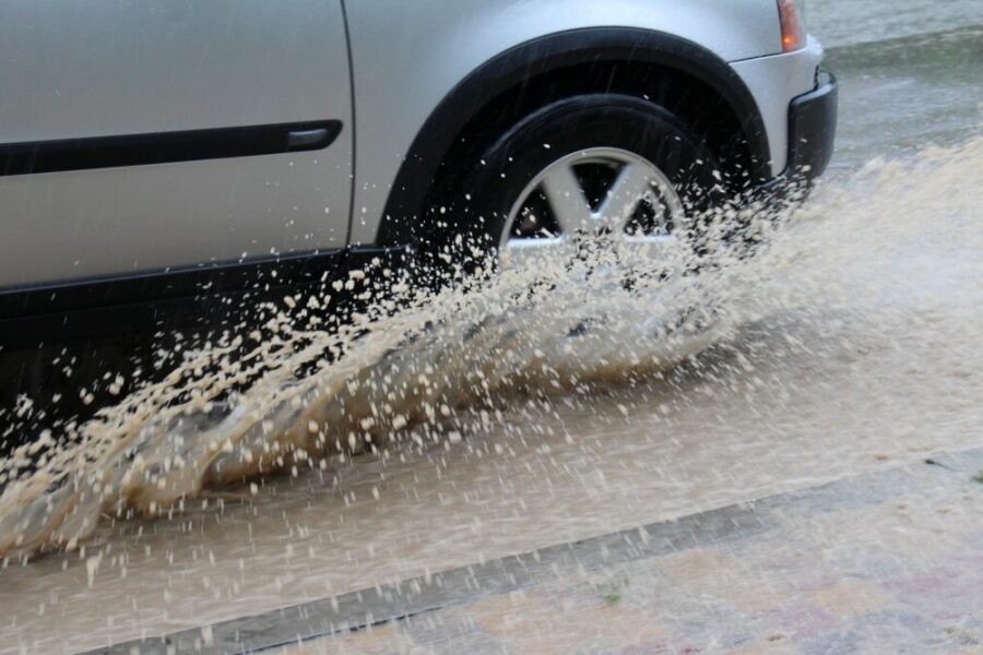 Lots of rain, mild temps expected along Atlantic coast