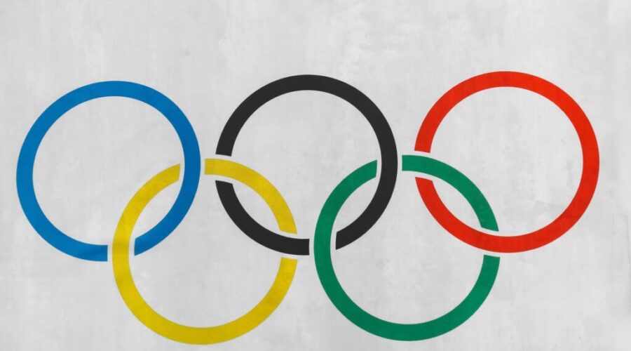 Dubois and Maltais to carry Canadian flag for closing ceremonies