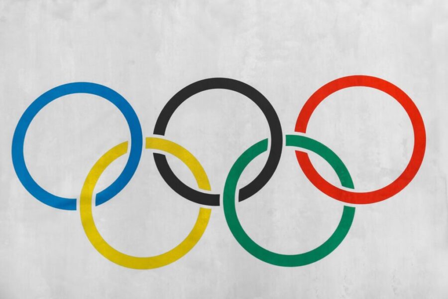 Dubois and Maltais to carry Canadian flag for closing ceremonies