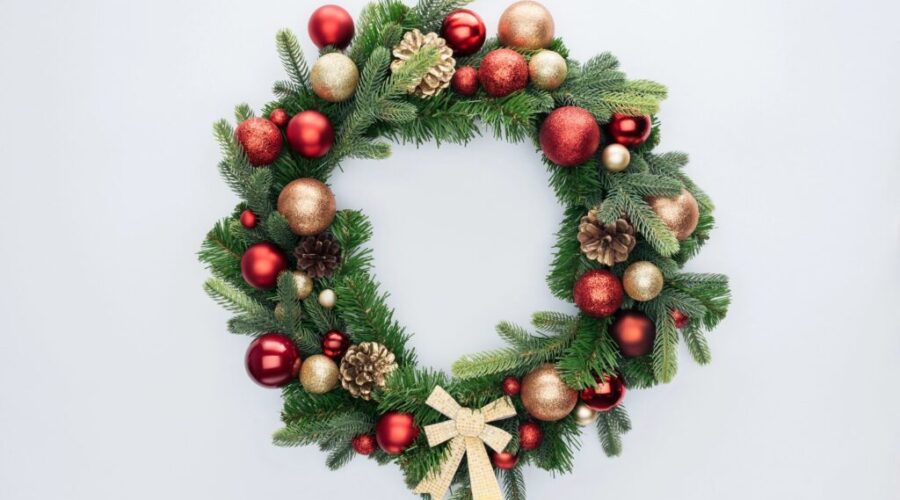 Here’s How To Make A Christmas Wreath!