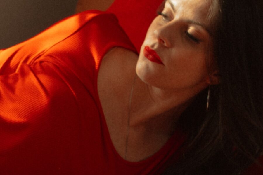 Elyse Aeryn returns to music scene after accident + upcoming concerts from various artists