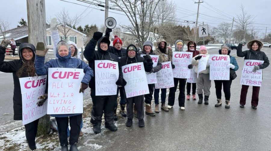 N.S. long-term care workers rally as talks resume with province