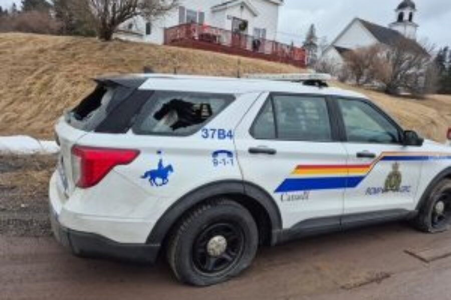 4 charged after 7 RCMP cruisers damaged during Potlotek protest