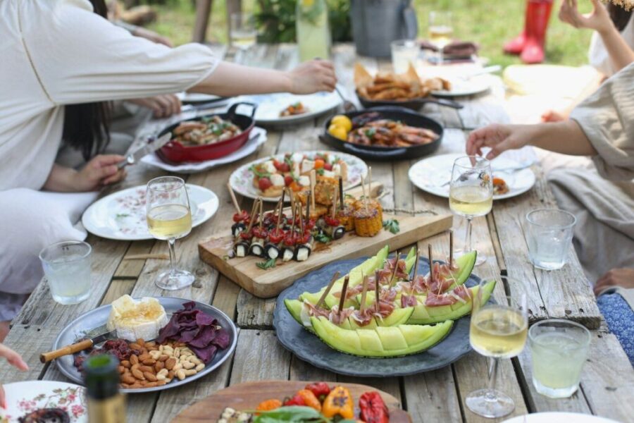 The ultimate backyard BBQ menu: mains, sides, pairings, and crowd-pleasing ideas
