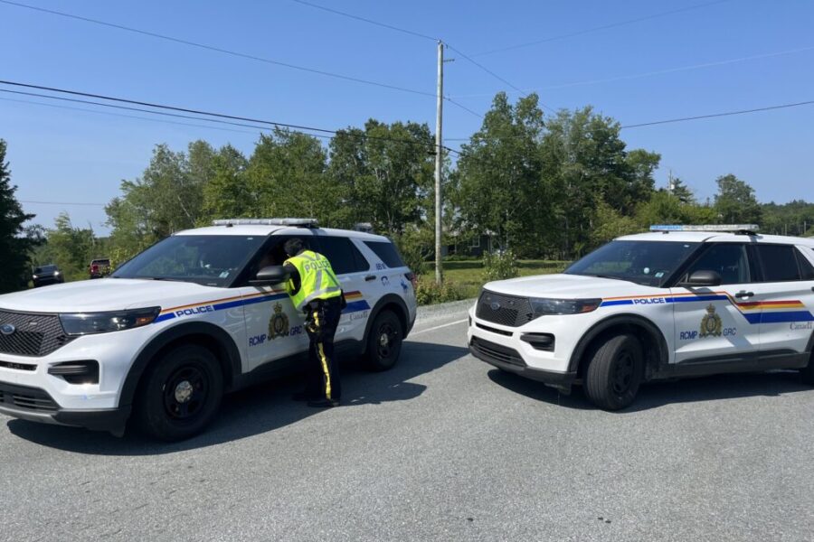 Man at centre of Chelsea emergency alert dead after RCMP shooting