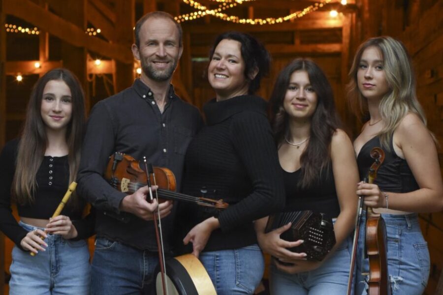 La famille LeBlanc Keeps Acadian Tradition Alive: One Song at a Time